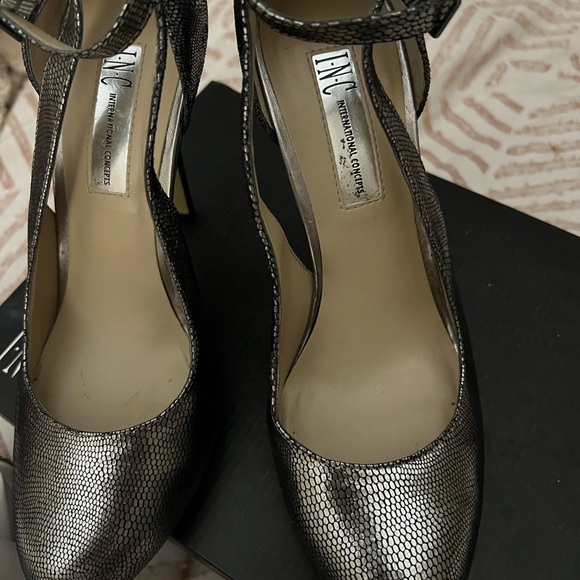 INC International Concepts, Lucy, snakeskin design - Picture 6 of 8